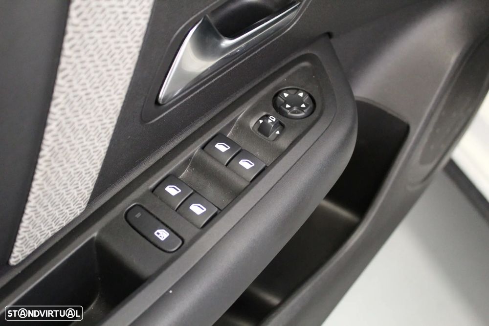 Citroën C4 X 1.2 PureTech Plus EAT8 - 21