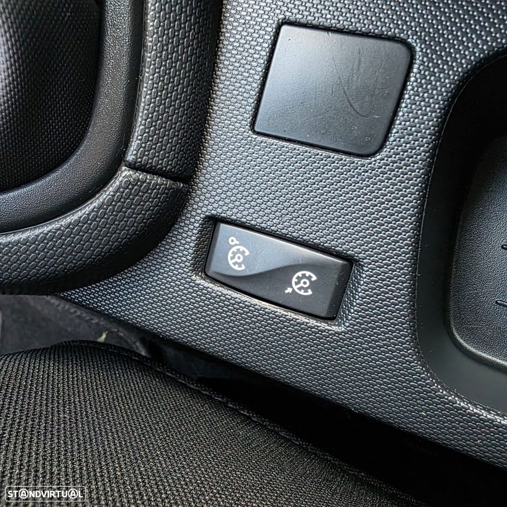 Renault Clio - 25