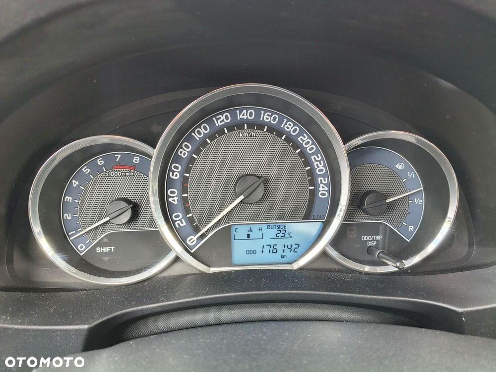 Toyota Corolla - 33