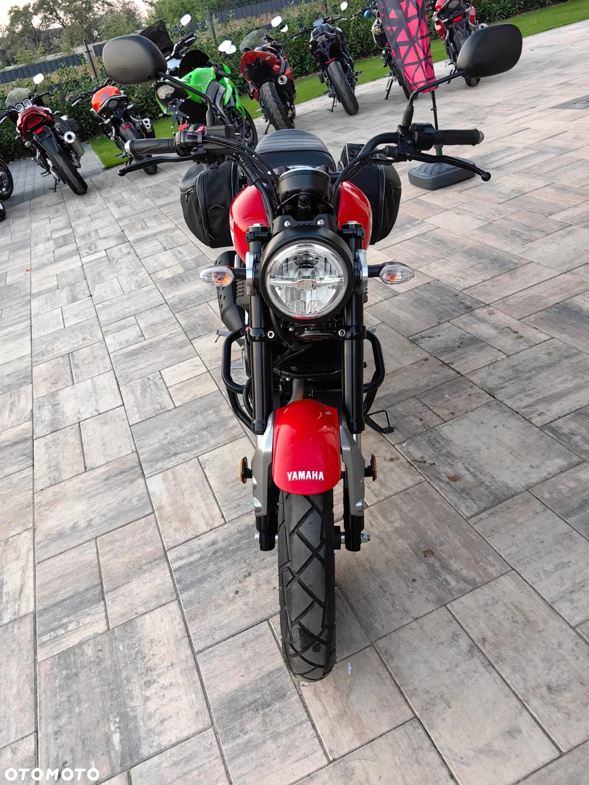 Yamaha XSR - 9