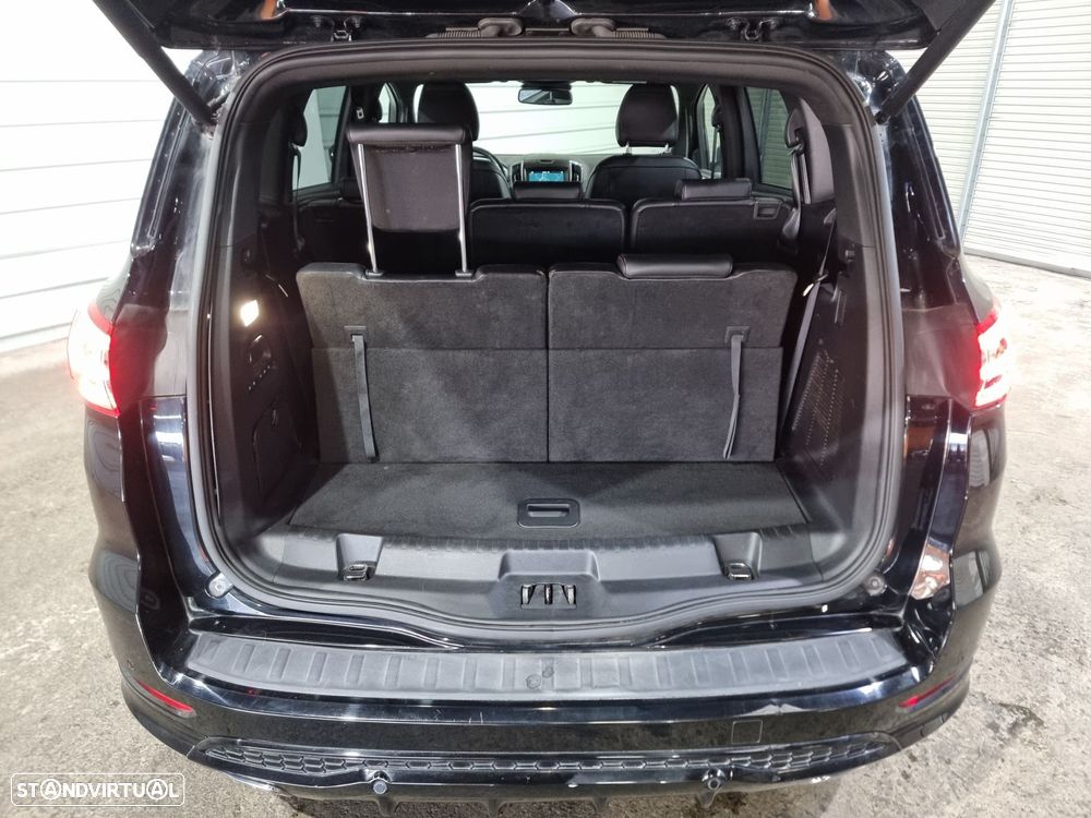 Ford S-Max 2.0 TDCi ST-Line - 8