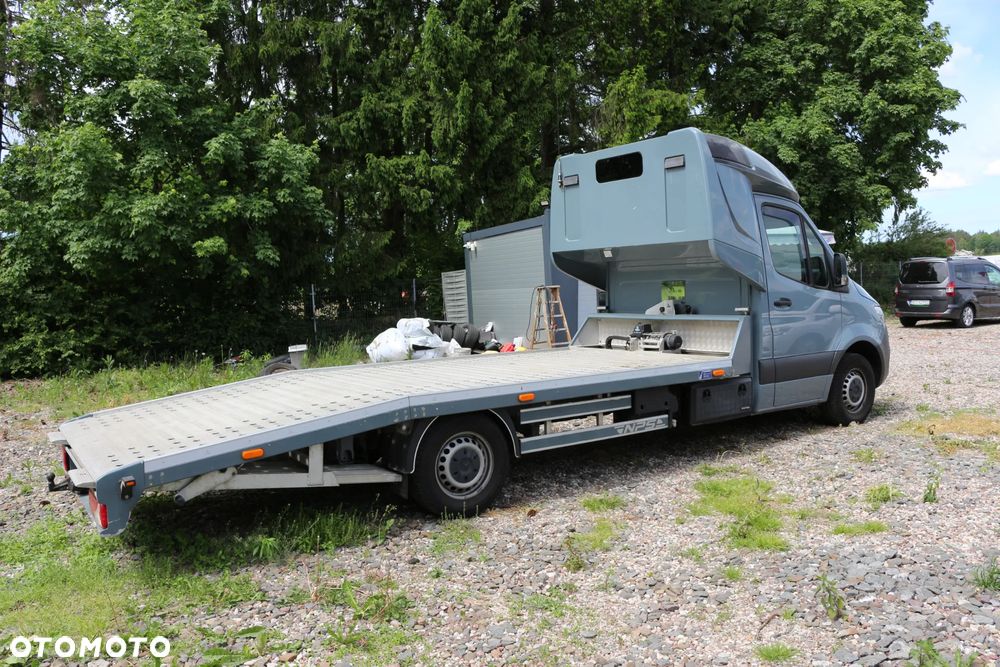 Mercedes-Benz Sprinter - 5