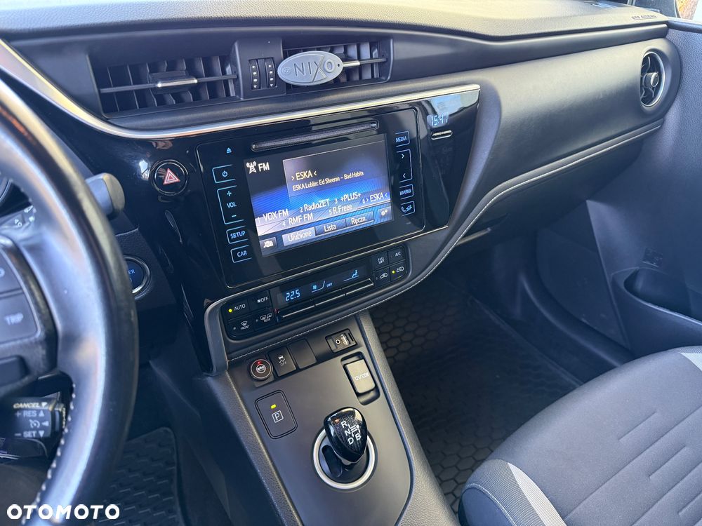 Toyota Auris 1.8 HSD Sol - 12