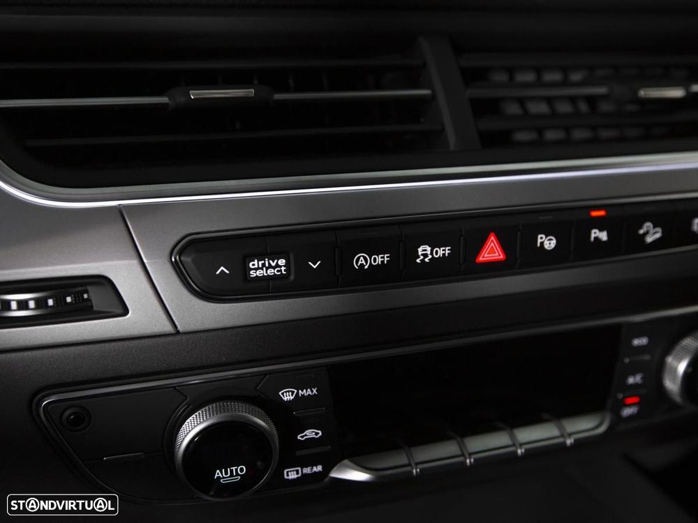 Audi Q7 3.0 TDI quattro S-line Tiptronic 7L - 31