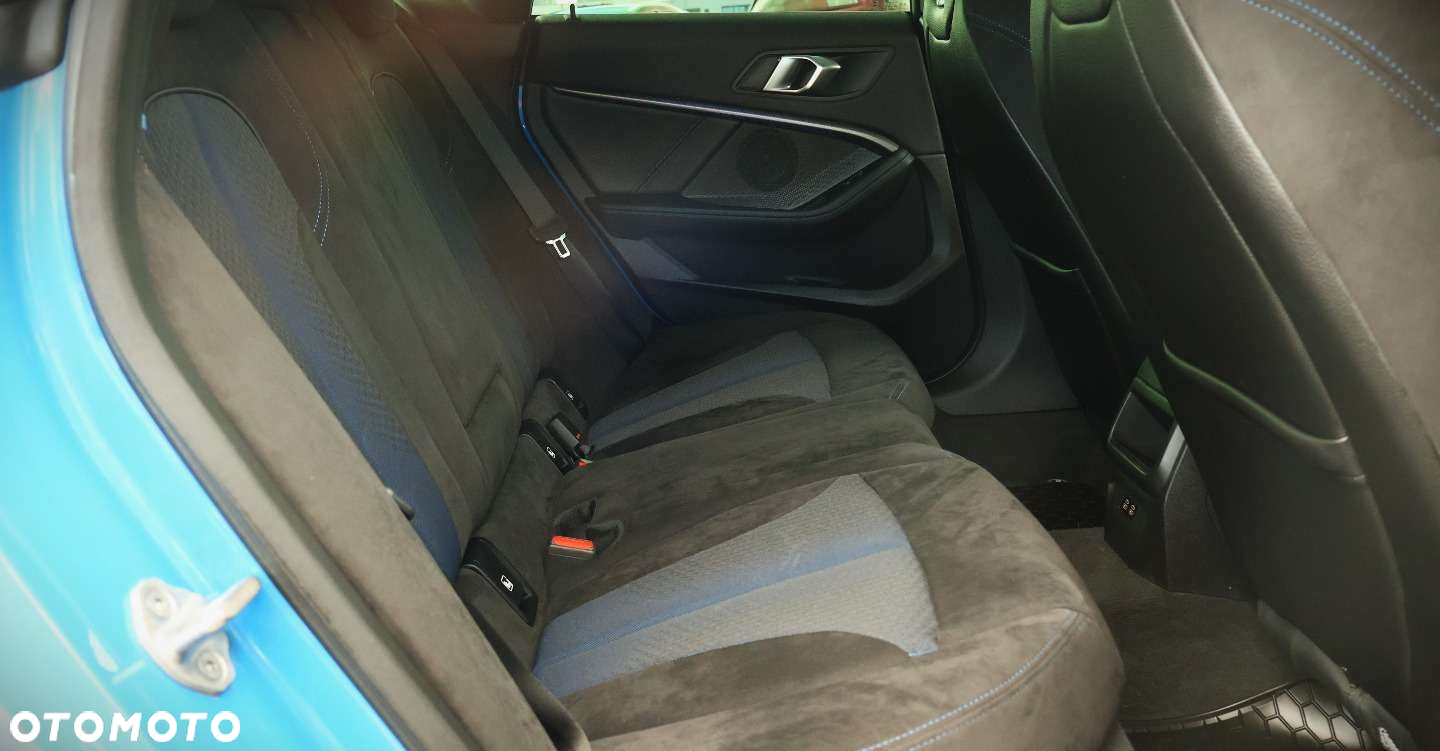 BMW Seria 2 218d M Sport - 17