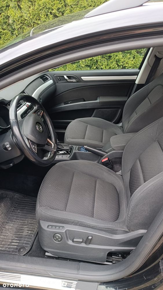 Skoda Superb 2.0 TDI Active DSG - 11
