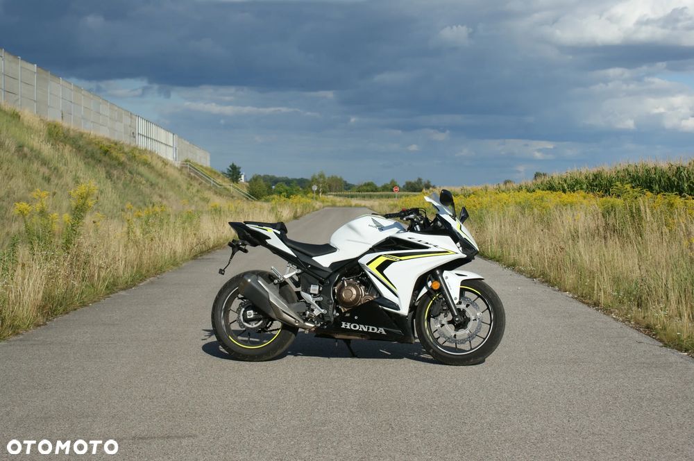 Honda CBR - 1