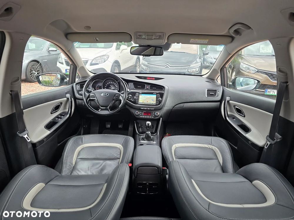 Kia Ceed 1.6 GDI Platinum Edition - 16