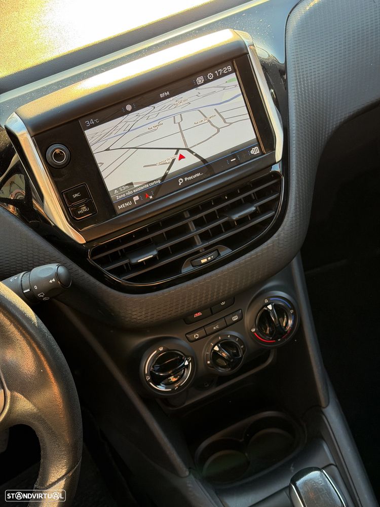 Peugeot 208 82 PureTech Style - 6