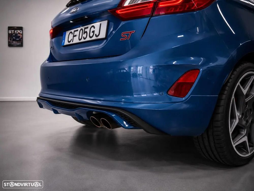Ford Fiesta 1.5 EcoBoost S&S c/ Pack Pele Exclusiva ST - 21