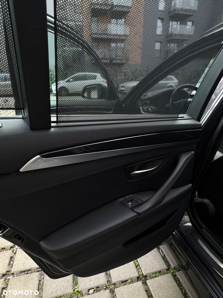 BMW Seria 5 520d Luxury Line - 22