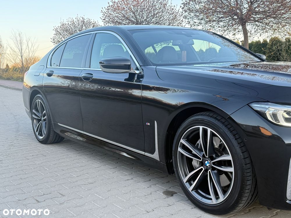 BMW Seria 7 730Ld xDrive mHEV - 16