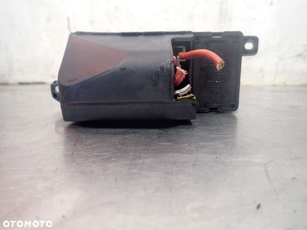 SKRZYNKA BEZPIECZNIKÓW MINI ONE R57 1.6 - 5