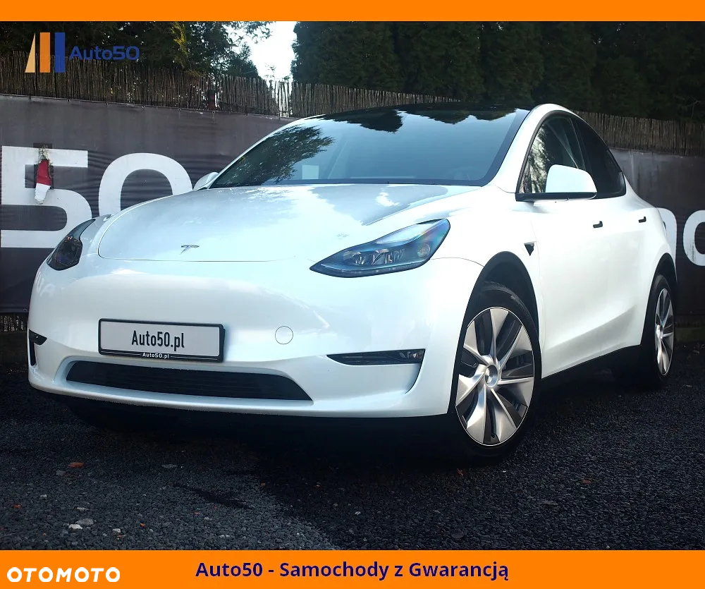 Tesla Y Long Range AWD - 16