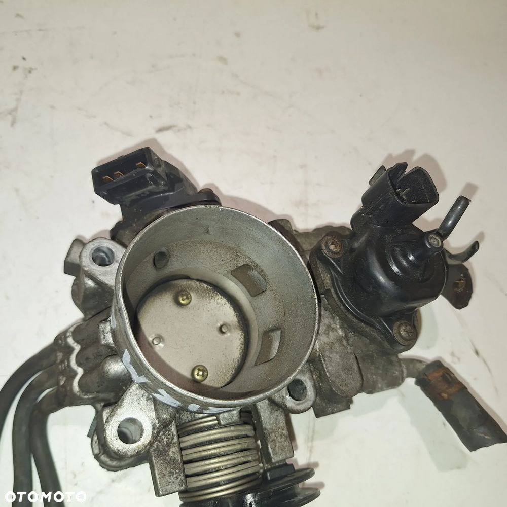 PRZEPUSTNICA CARISMA 1.6 1.8 16 - 2