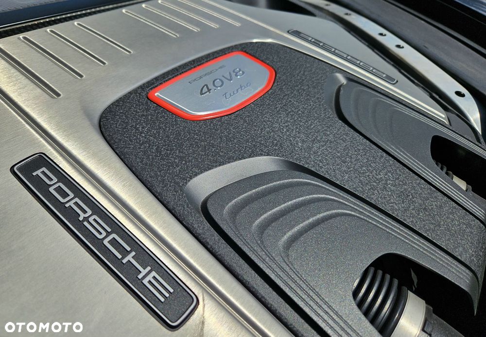 Porsche Panamera Turbo - 38