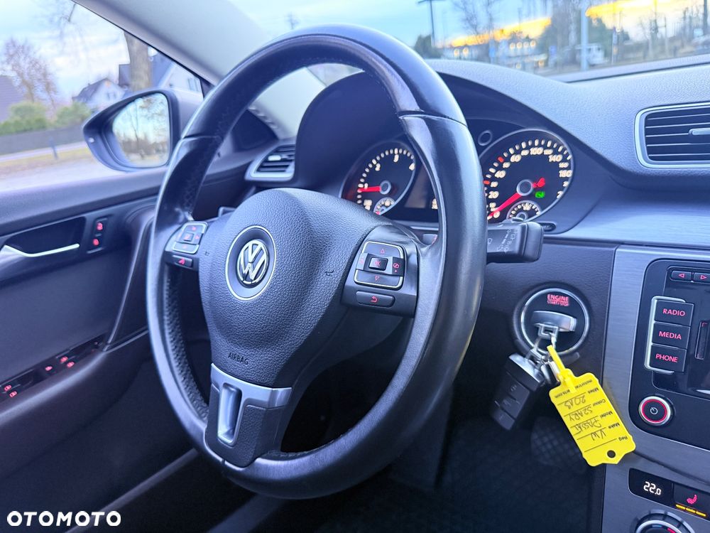 Volkswagen Passat Variant 2.0 TDI DSG BlueMotion Technology Highline - 9