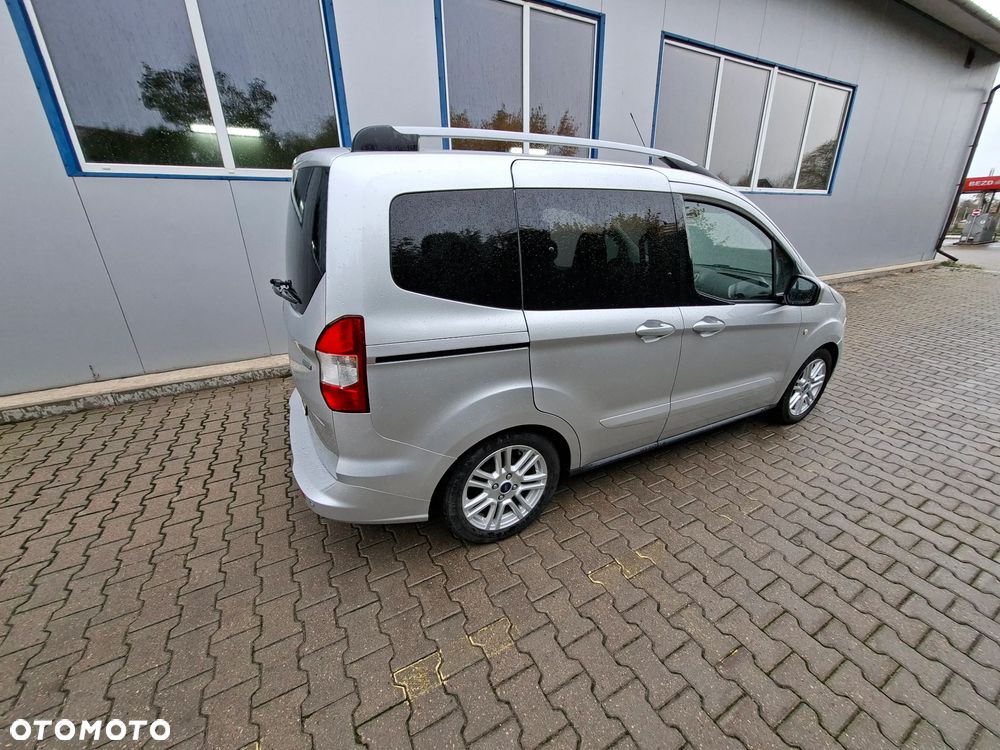 Ford Tourneo Courier - 14