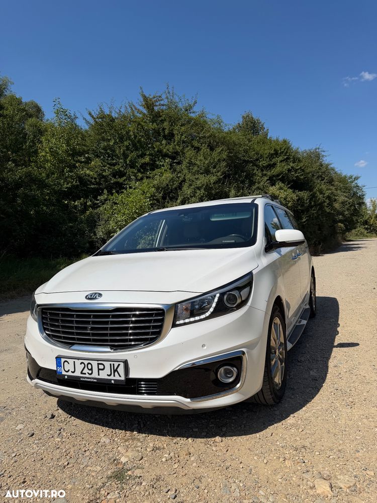 Kia Carnival - 1