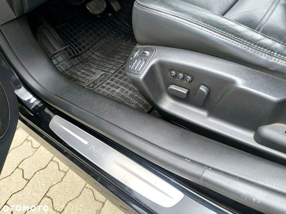 Renault Latitude - 23
