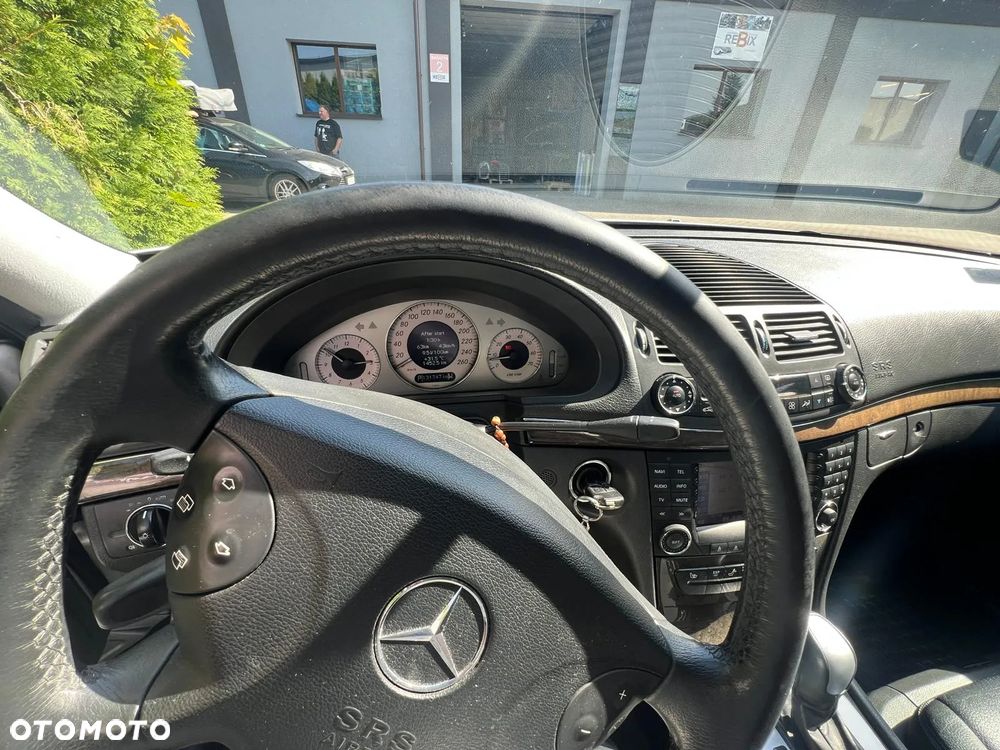Mercedes-Benz Klasa E 320 T Avantgarde - 11