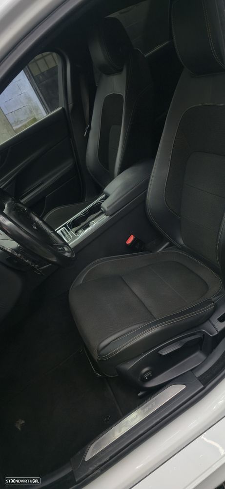 Jaguar XE 2.0 D R-Sport Aut. - 7