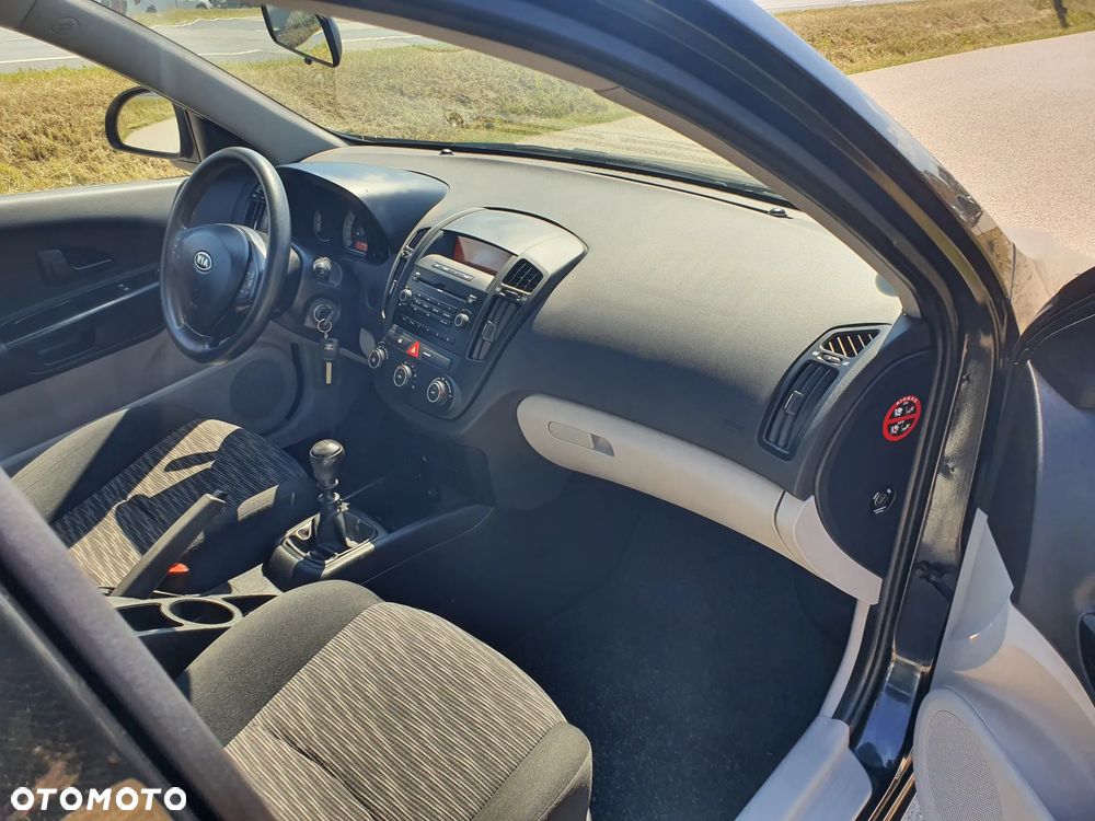 Kia Ceed 1.4 CVVT Attract - 13