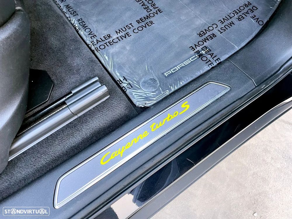 Porsche Cayenne Coupé Turbo S E-Hybrid Tiptronic S - 37