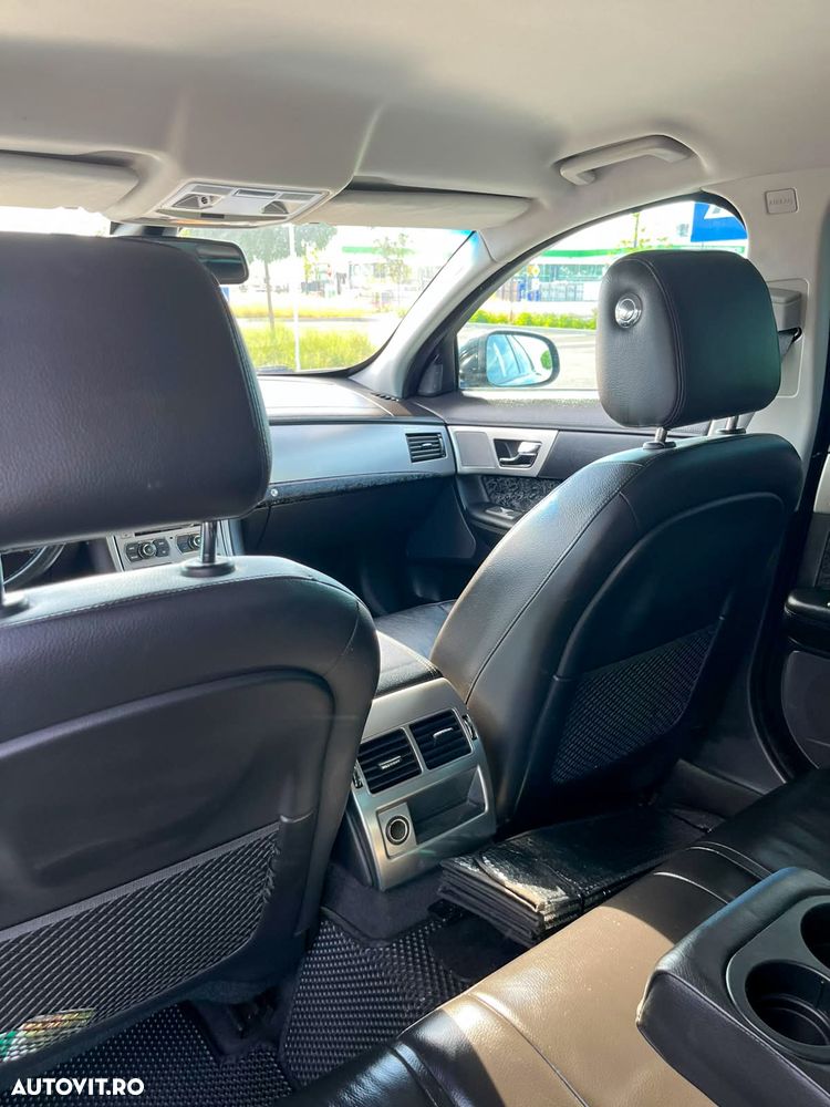 Jaguar XF 2.2D Premium Luxury - 9