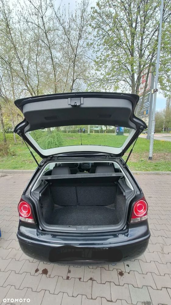 Volkswagen Polo 1.4 16V Comfortline - 11