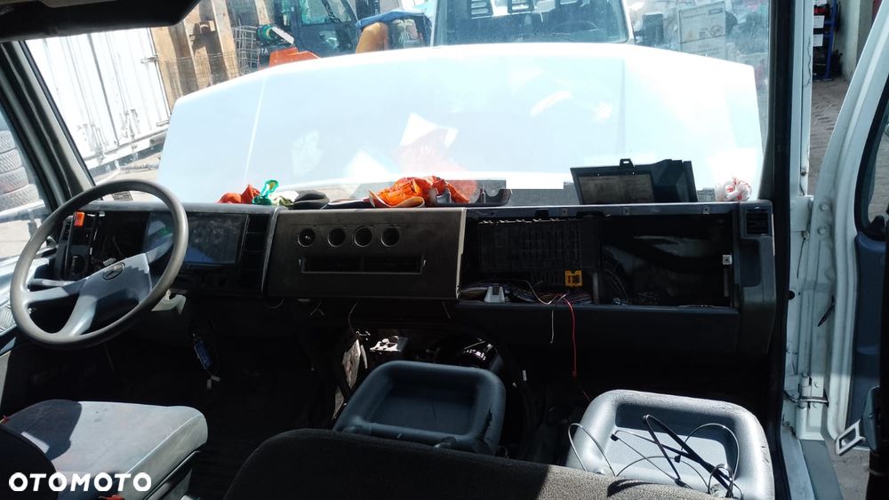 tylko części Mercedes Vario 612D B668 2.9D om602984 115KM 85kW 96r-13r lakier 9147 - 8