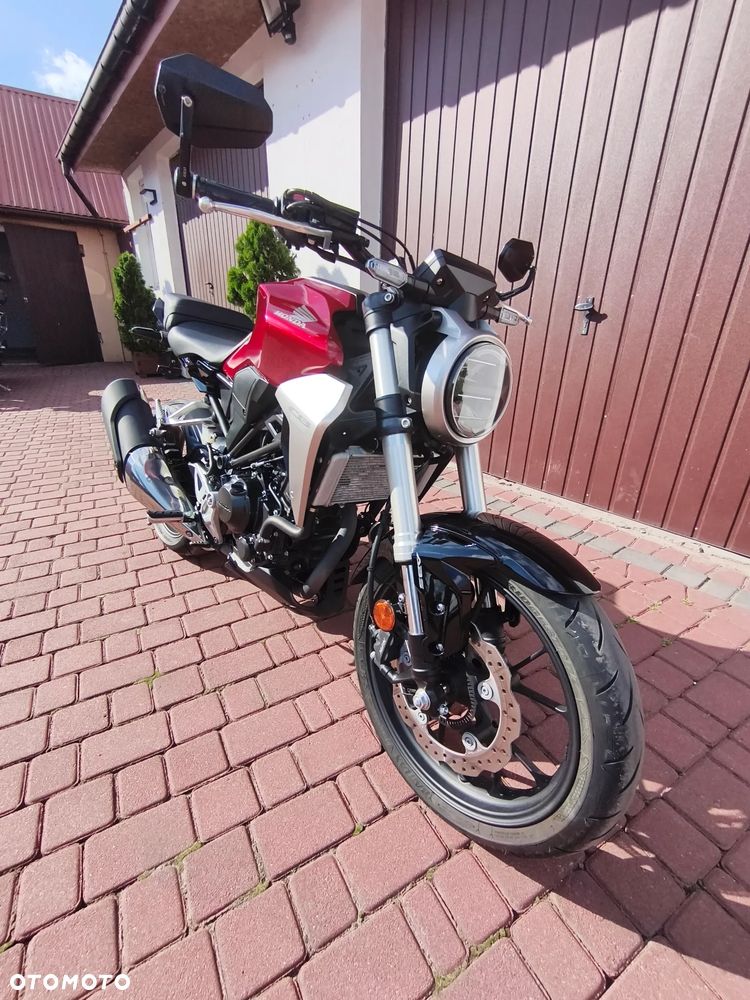 Honda CB - 1