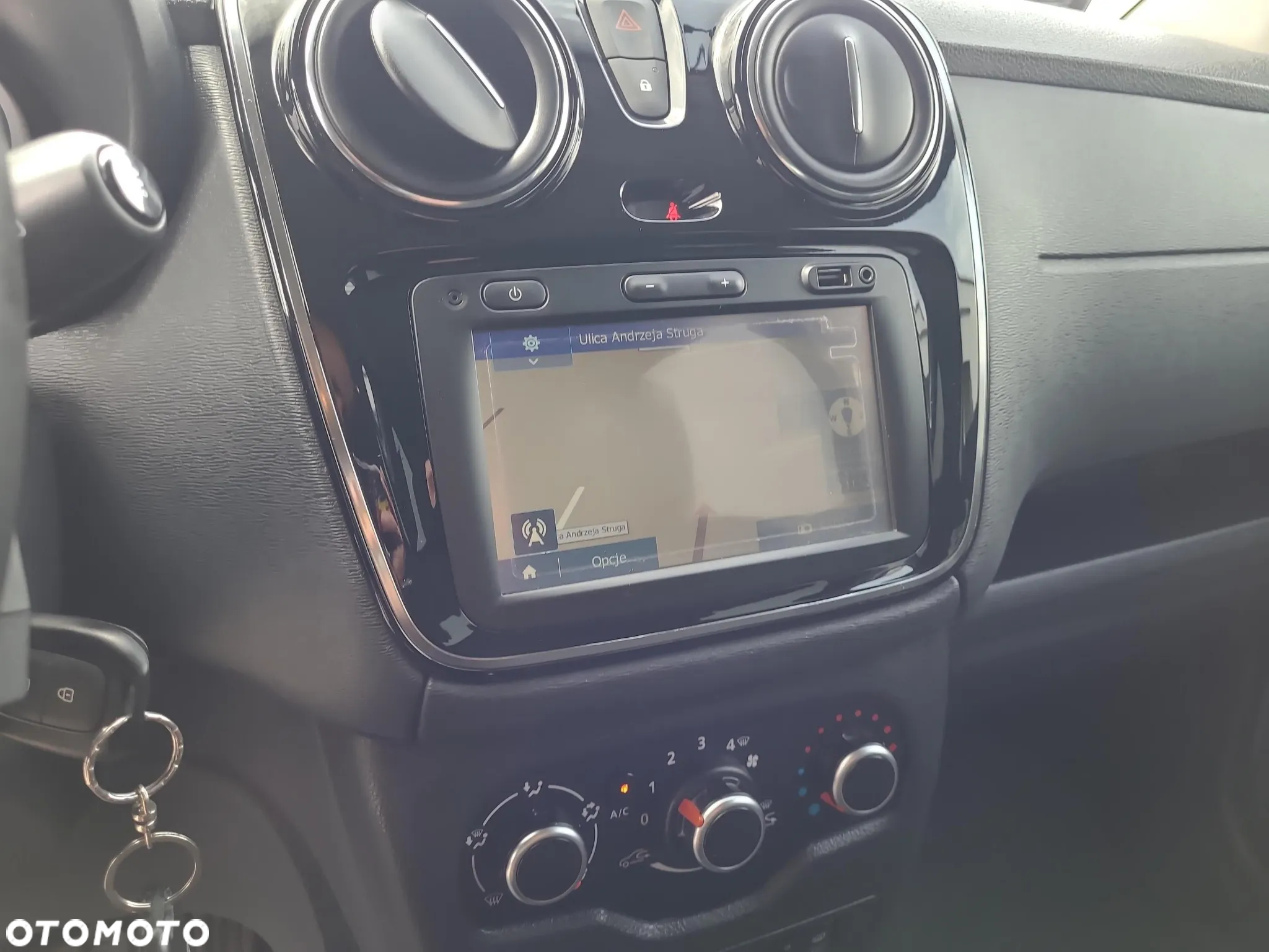 Dacia Lodgy 1.6 SCe Laureate S&S - 15