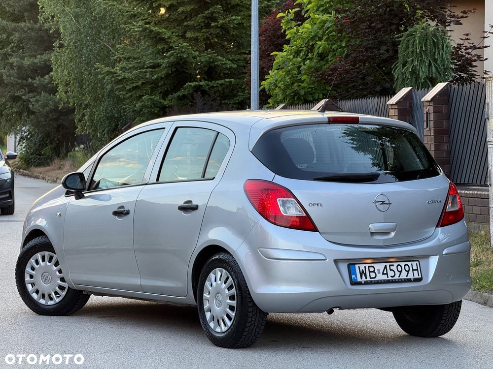 Opel Corsa 1.2 16V Essentia - 4