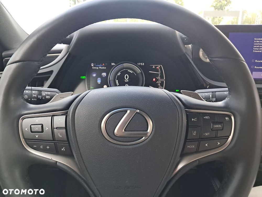 Lexus ES 300h Business Edition - 16