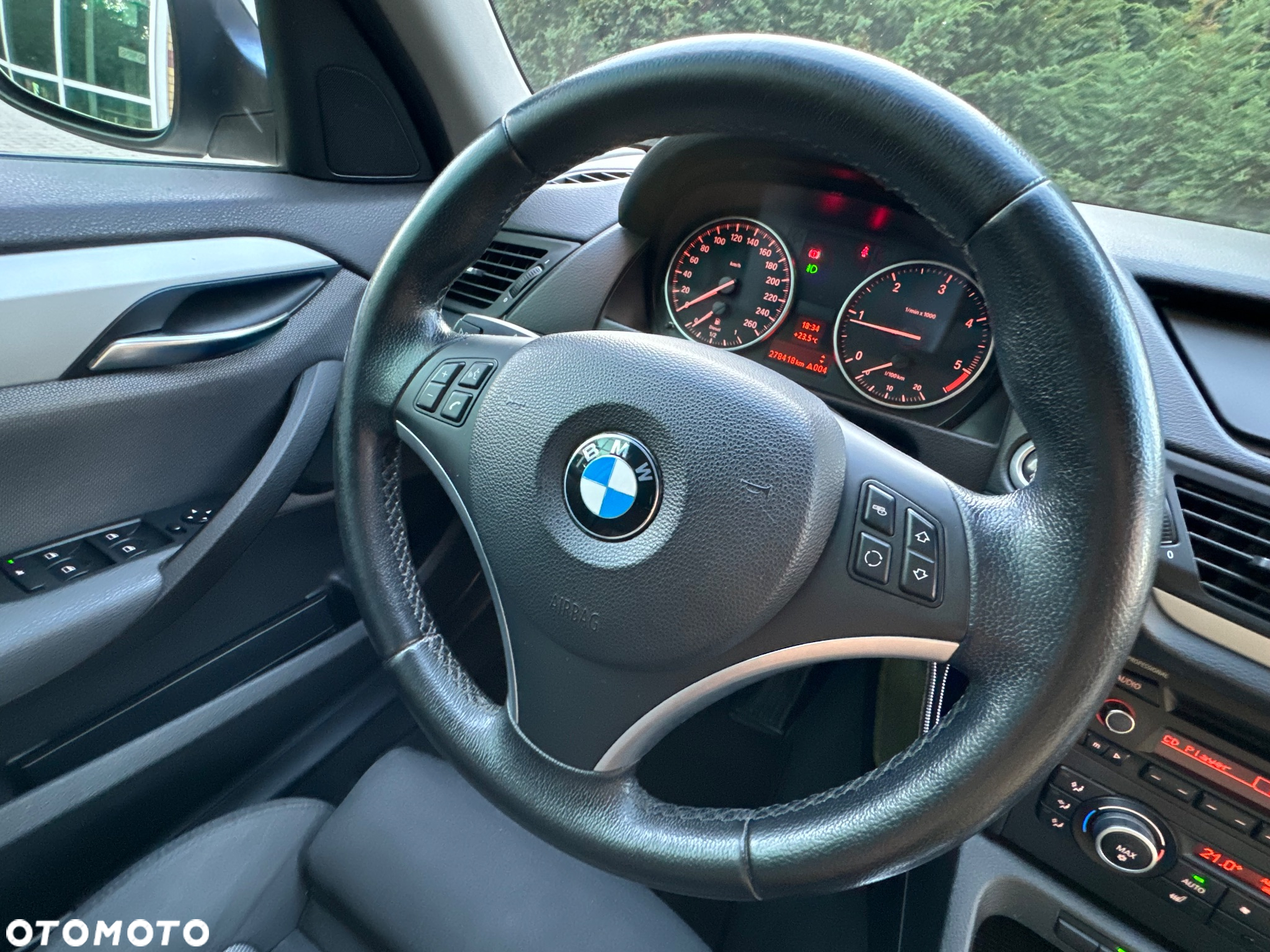 BMW X1 sDrive18d Sport Line - 29