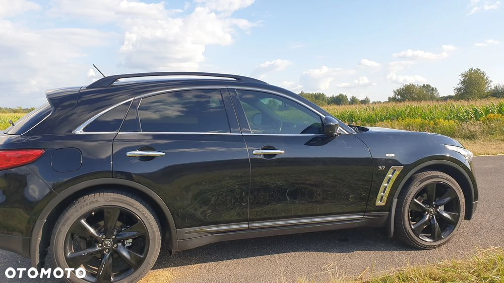 Infiniti QX70 3.7 AWD S Premium - 8