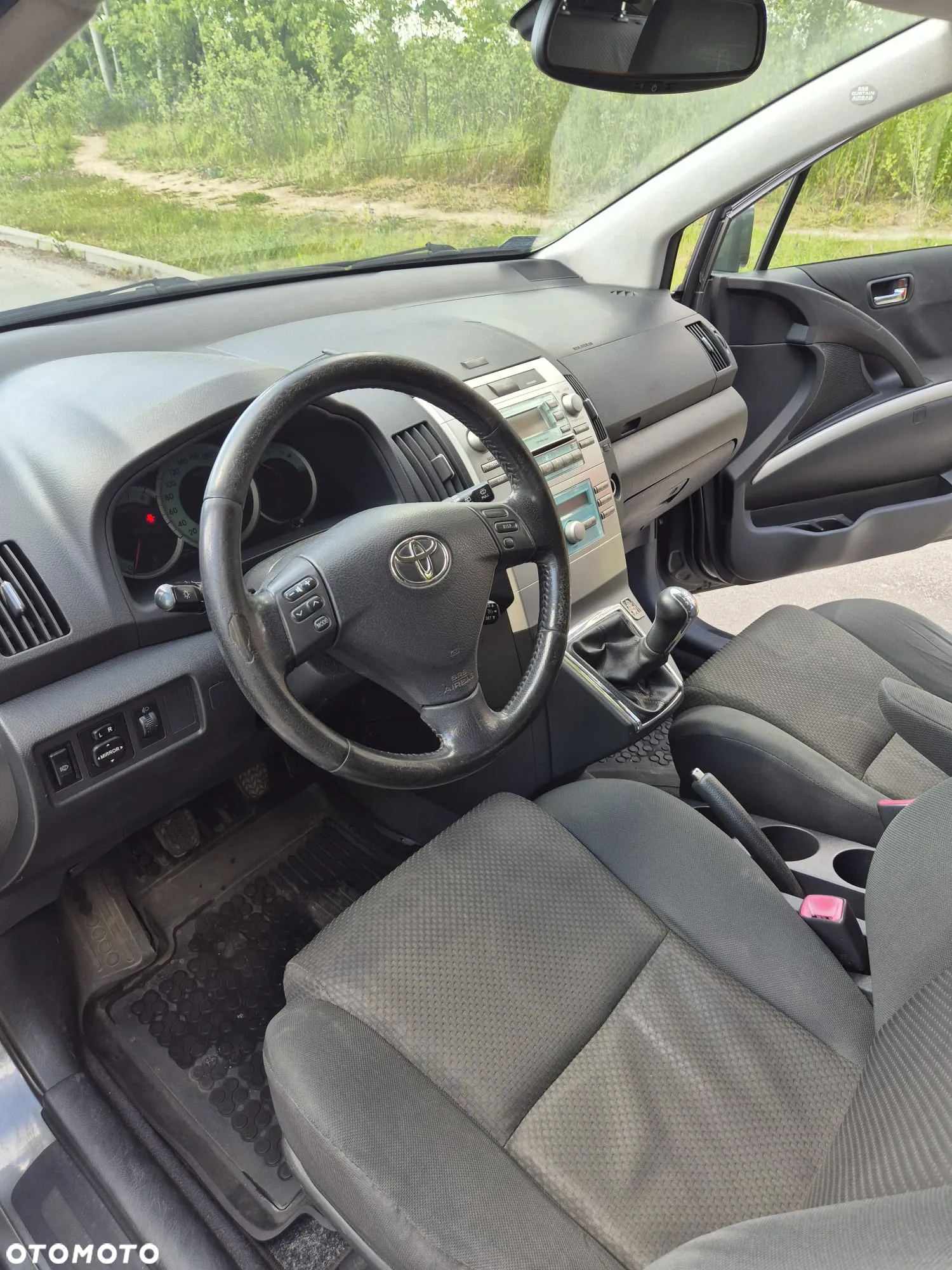 Toyota Corolla Verso - 8