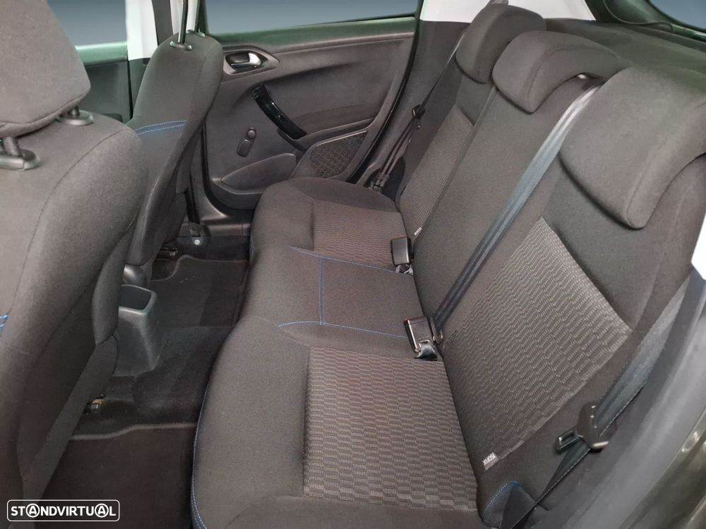 Peugeot 208 1.2 PureTech Style - 13