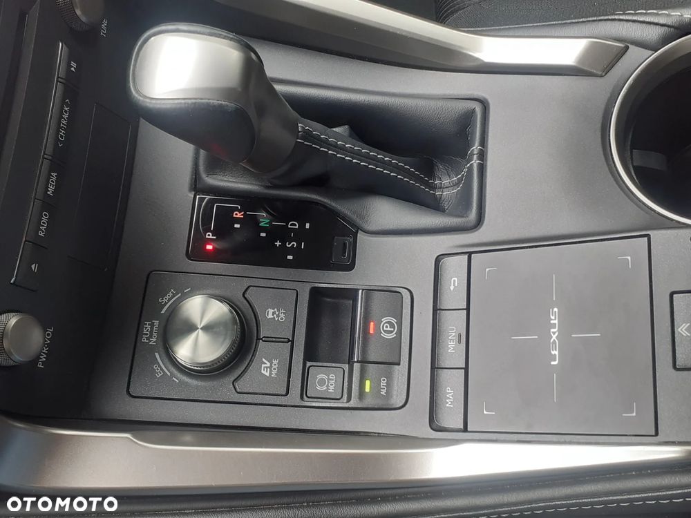 Lexus NX 300h Elegance AWD - 19