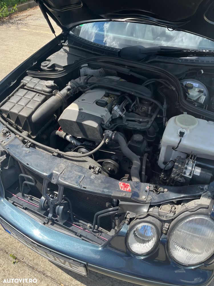 Mercedes-Benz CLK 200 CGI Coupe Aut - 8