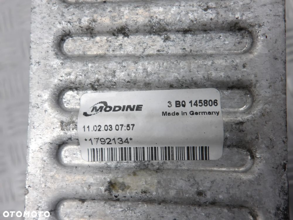 PASSAT B5 FL SEDAN 2.5 TDI 4MOTION CHŁODNICA INTERCOOLERA PRAWA 3B0145806 - 4