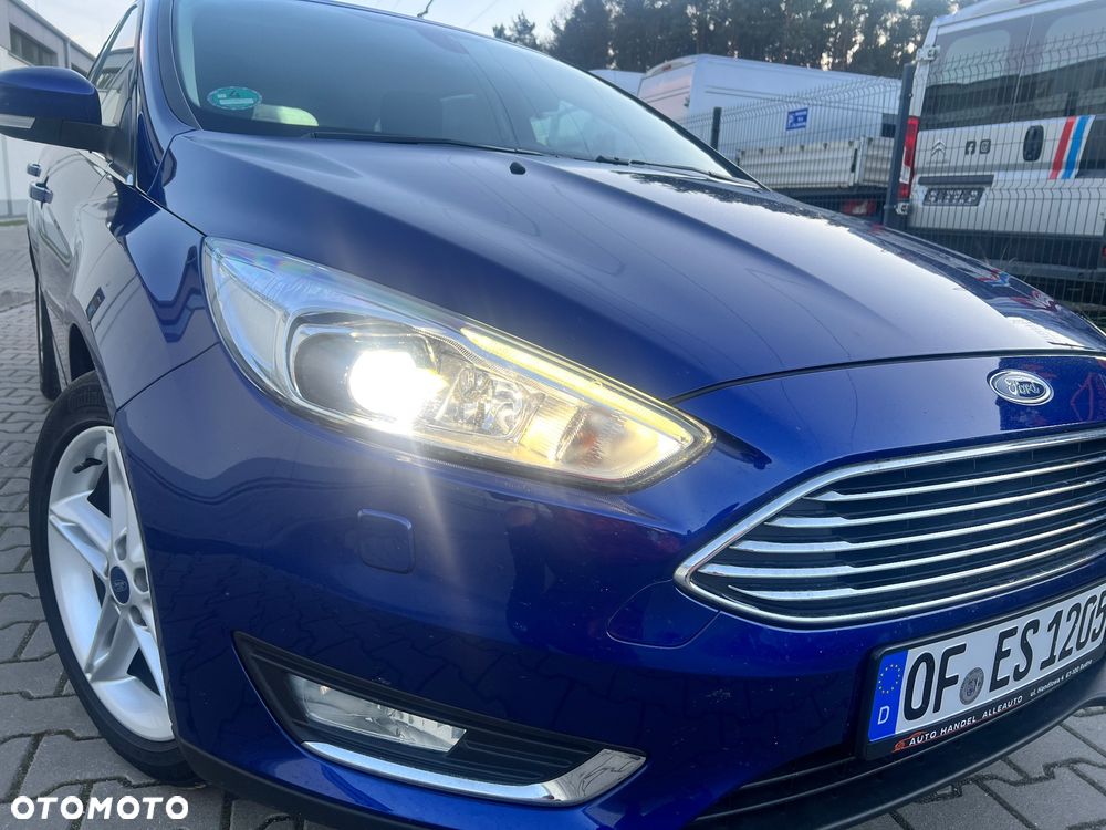 Ford Focus SW 1.5 EcoBoost S&S Titanium - 10