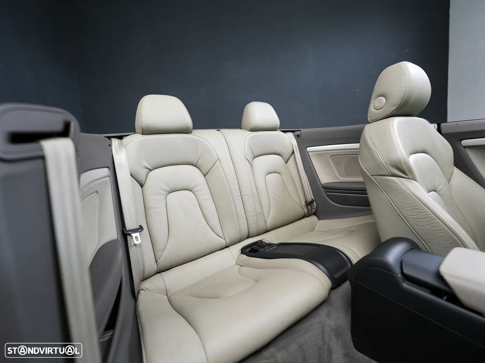 Audi A5 Cabrio 2.0 TDi - 11