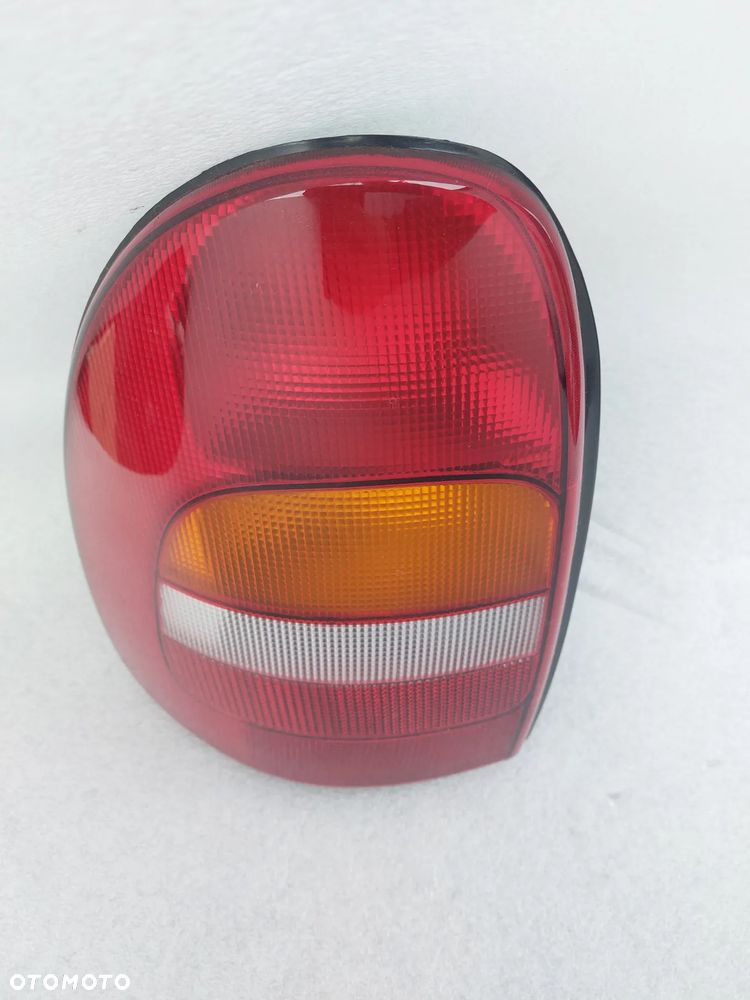 Lampa lewy tył Chrysler Grand Voyager - 1