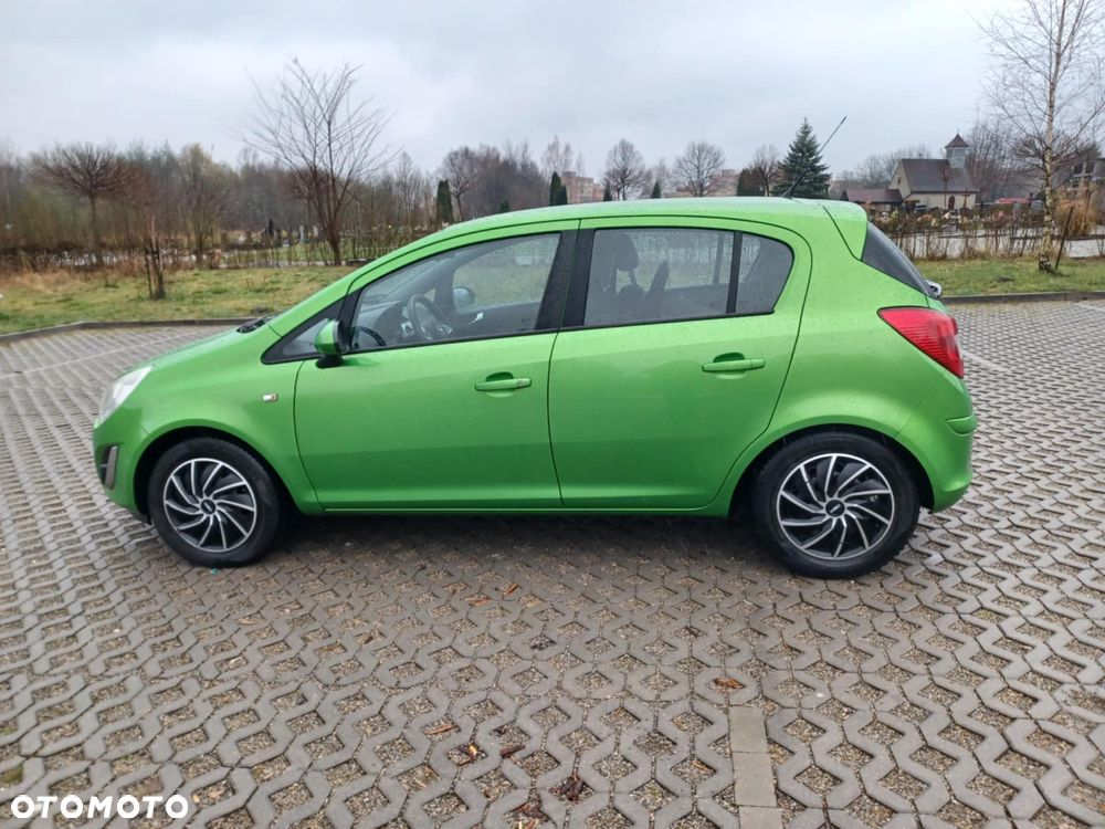 Opel Corsa 1.2 16V Cosmo - 12