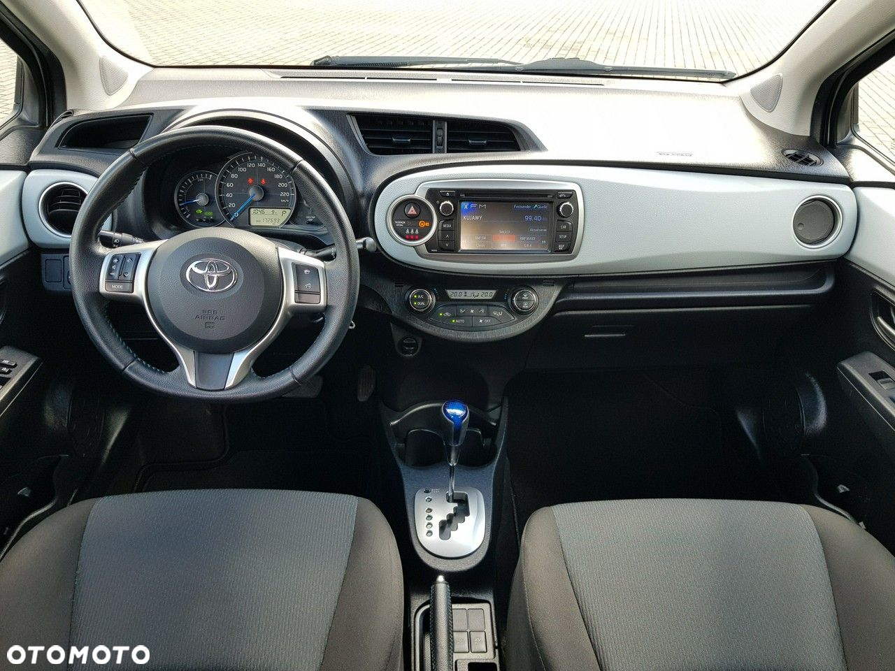 Toyota Yaris - 12
