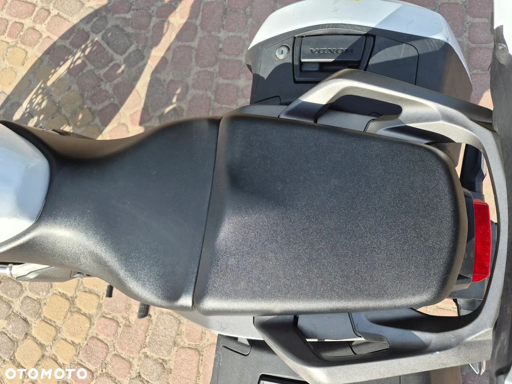 Honda VFR - 13