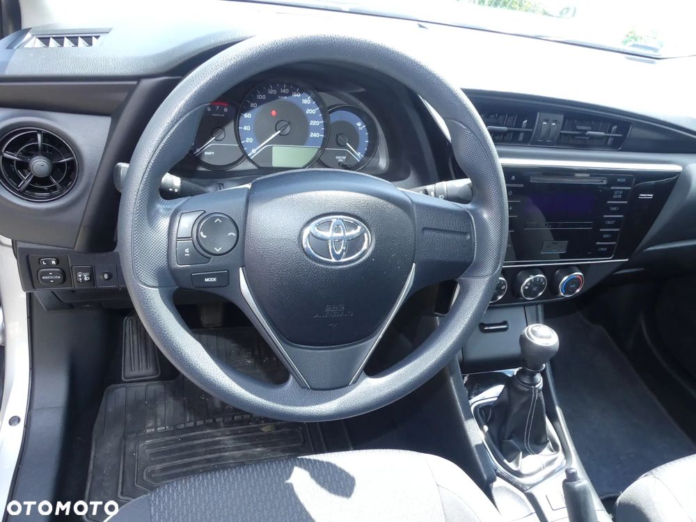 Toyota Corolla 1.33 Comfort - 19