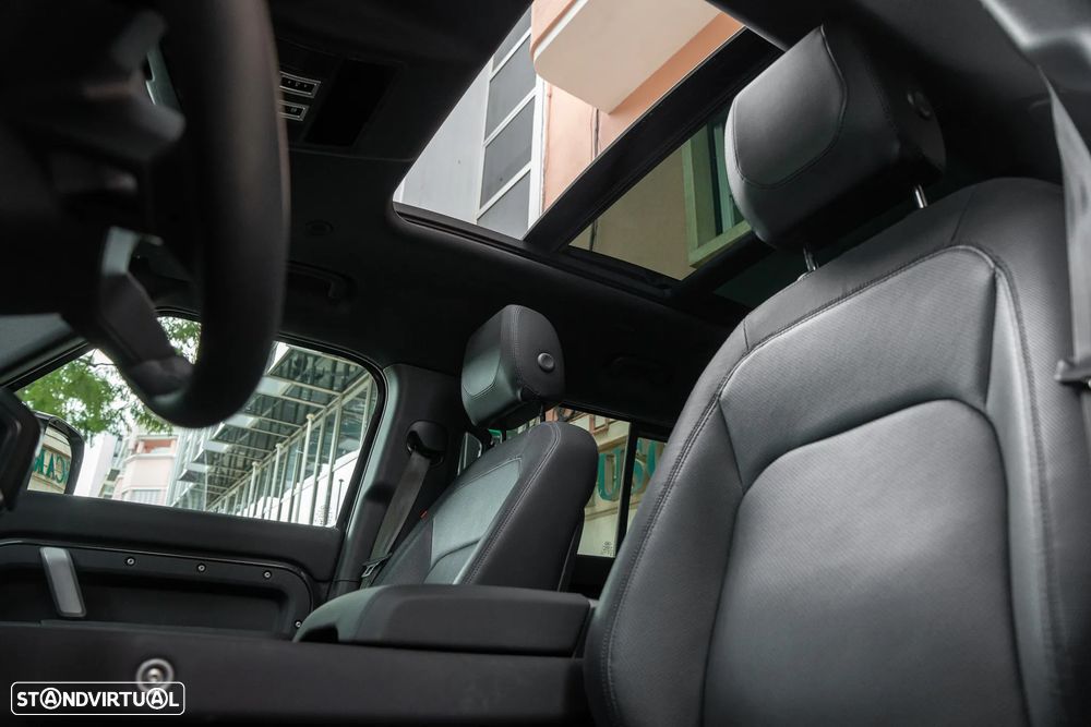 Land Rover Defender 2.0 P400e 110 AWD - 6